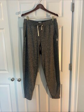 Women’s Heather Gray Drawstring Joggers-feat